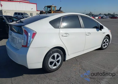 2015 Toyota Prius Two z USA, uszkodzony, nr VIN JTDKN3DU5F0396721